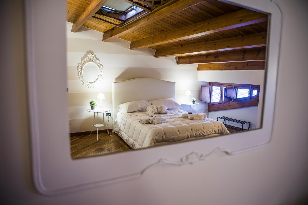 La Casa Di Ilde Al Duomo - Ortigia Holidays Сиракузы Экстерьер фото
